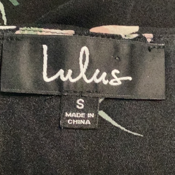 Lulus Build Me Up Buttercup Black Floral Print Wrap Top Size S - Picture 6 of 7